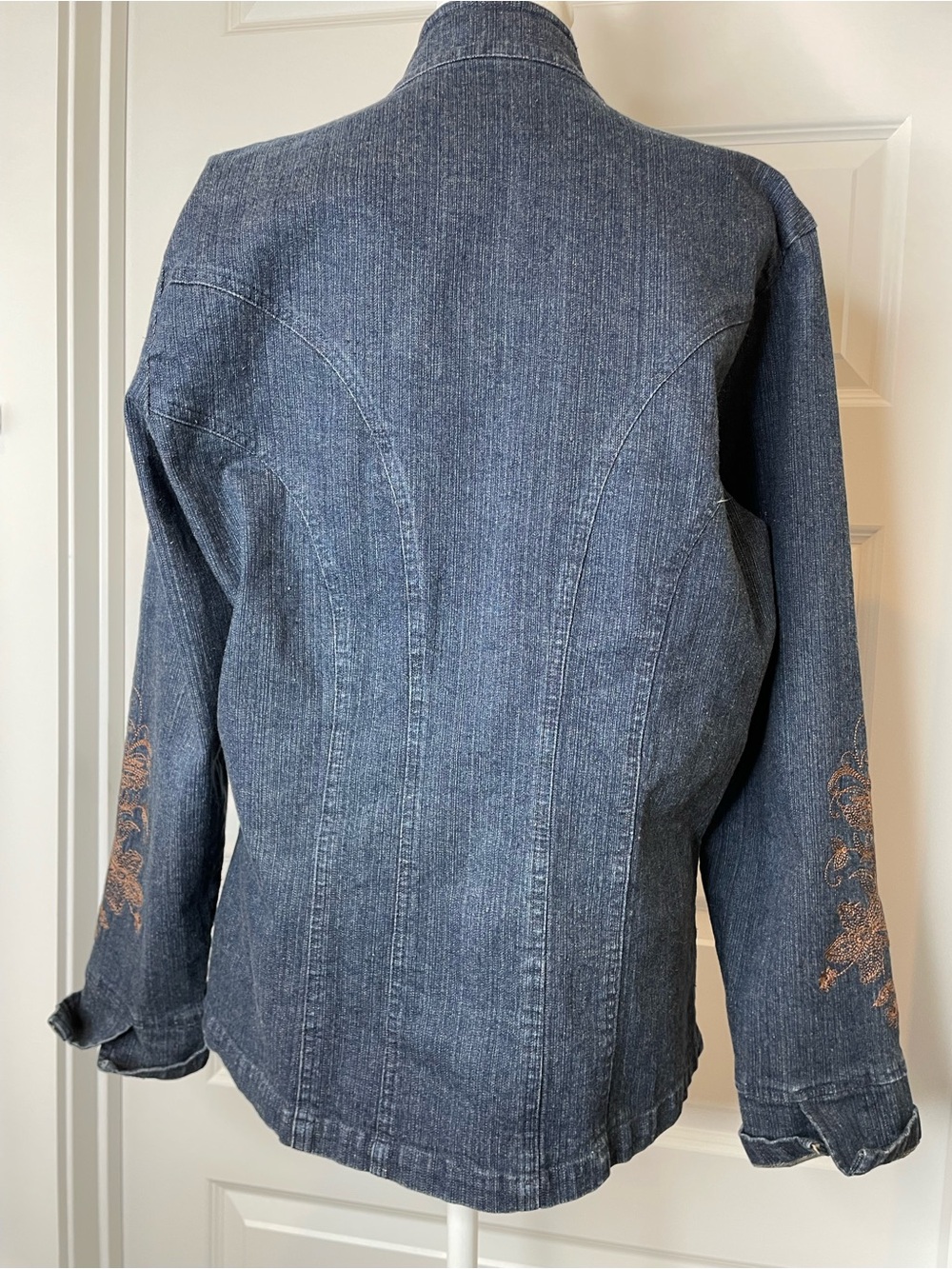 Decorated Original Embroidered Denim Jacket - Blue Size Medium - Picture 4 of 7